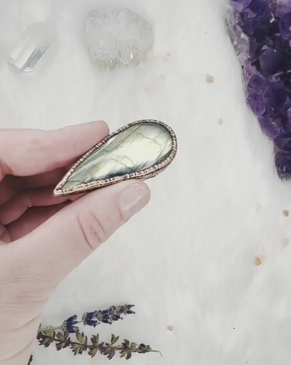 Video showing the electroformed copper brooch with blue-green labradorite